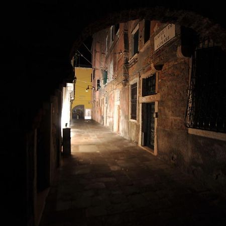 Calle De La Comare Venedig Exterior foto